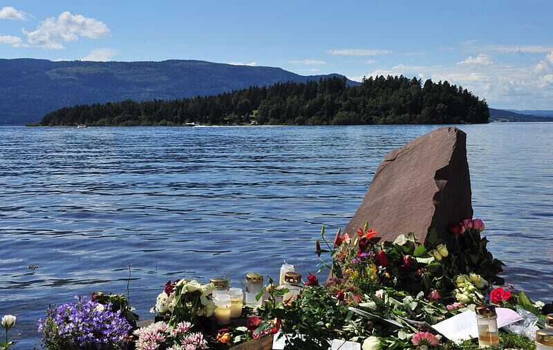 I dag minnes det som skjedde på Utøya og i Regjeringskvartalet over hele landet.
 Foto: Paal Sørensen, wikimedia commons