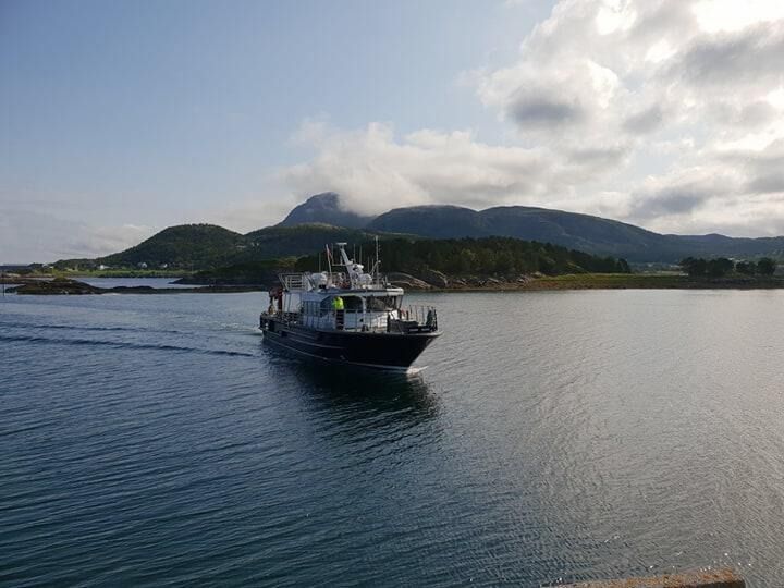 "Helgeland Expressen" har steppet inn og fraktet passasjerer over til øya den siste uka.
