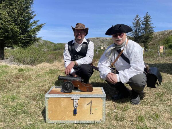 En historieleksjon i kuler, krutt og kanoner