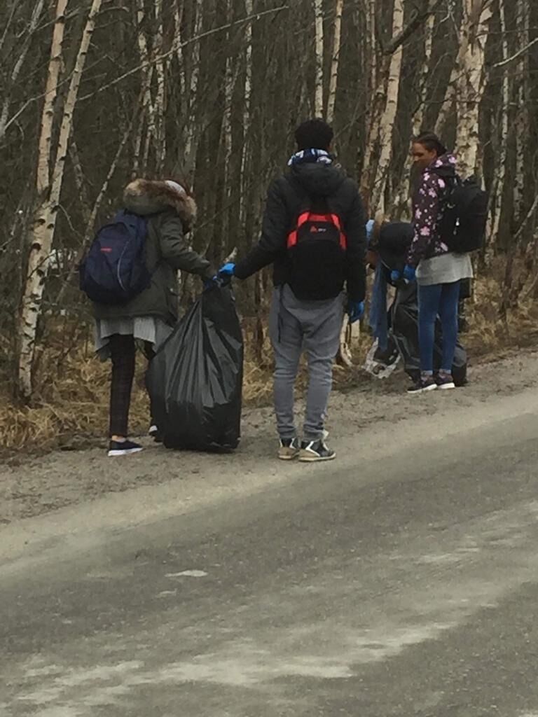 Nå har det blitt fint og ryddig på strekningen langs veien.
 Foto: Privat