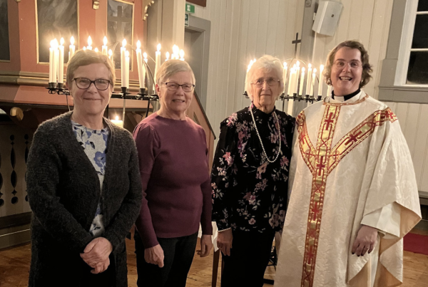 Har gitt lys til de som besøker kirkegården