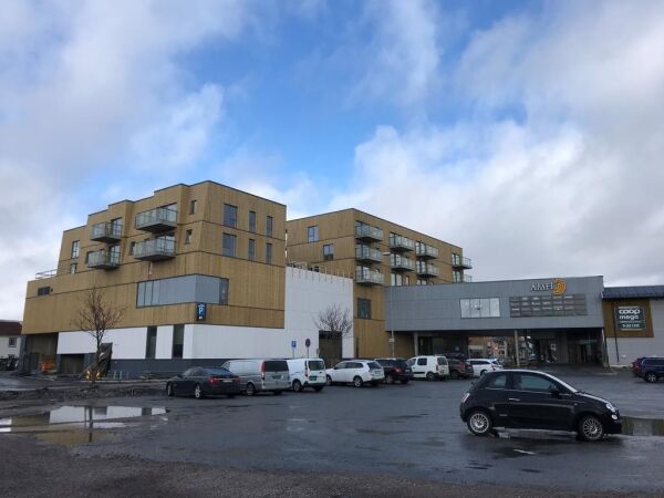Byggingen går stort sett som planlagt
