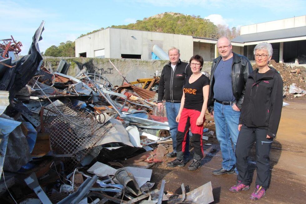 Tom Richard Hamland, Anita Marø, Gerhard Røsseth og jordbrukssjef Torhild Libjå avbildet under aksjonen i 2016.