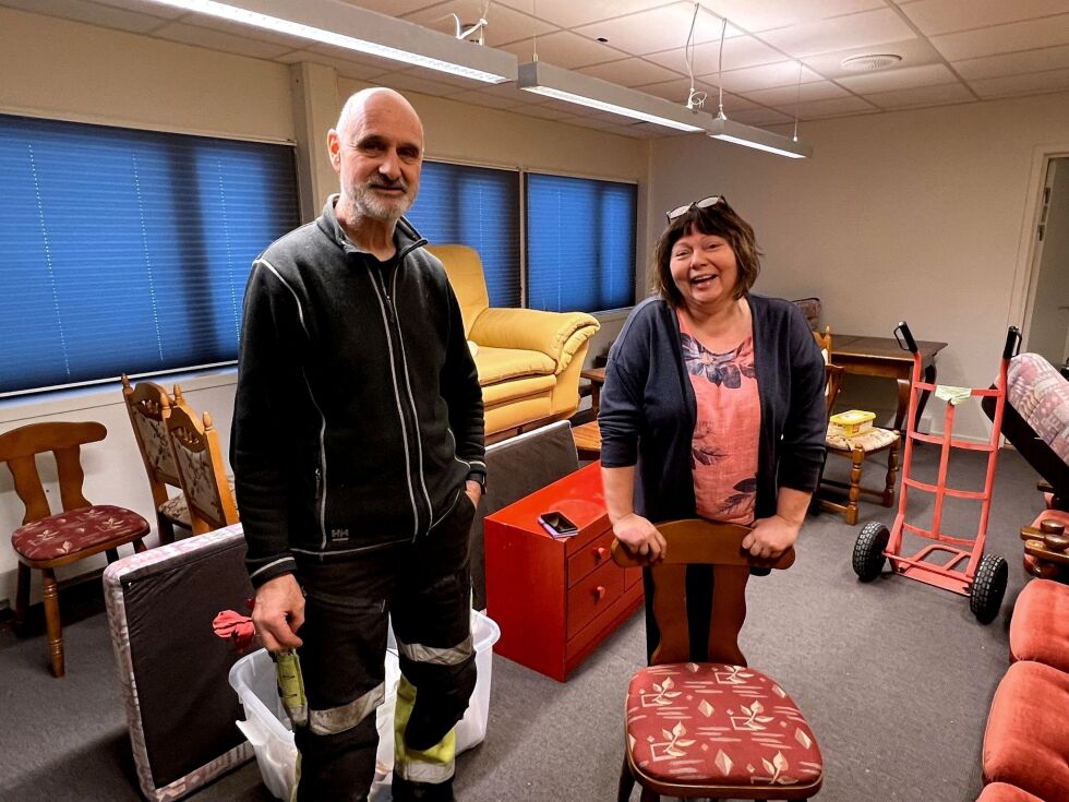 Torunn Neerland er svært takknemlig overfor Ståle Volden som låner bort lokale gratis til sentralen.
 Foto: Lillian Lyngstad