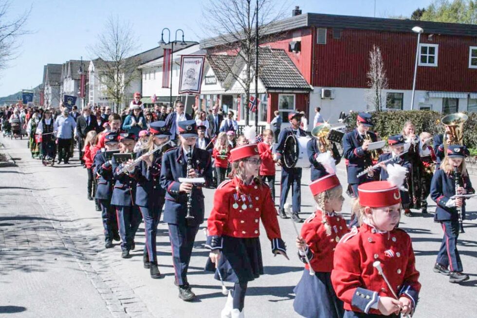 Det blir ikke barnetog som tidligere år, men korpsmusikk vil det blir flere steder.