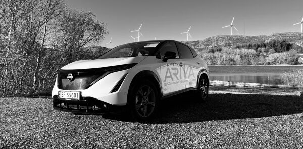 Sporty elektrisk SUV med masse futt