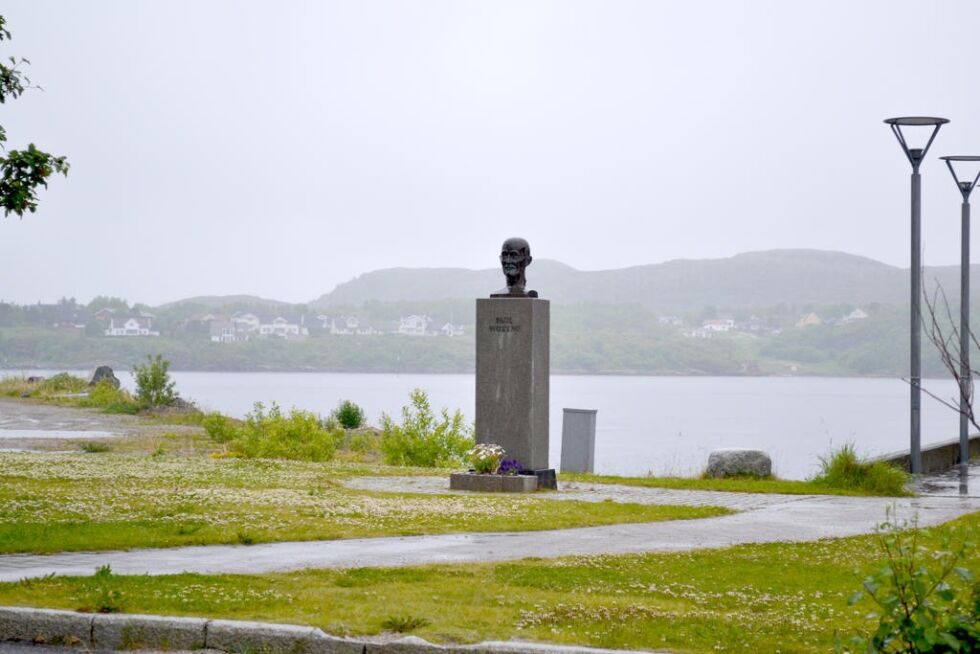 Bysten av Paul Woxeng som står ved Norveg kan få seg en nabo om ikke lenge.