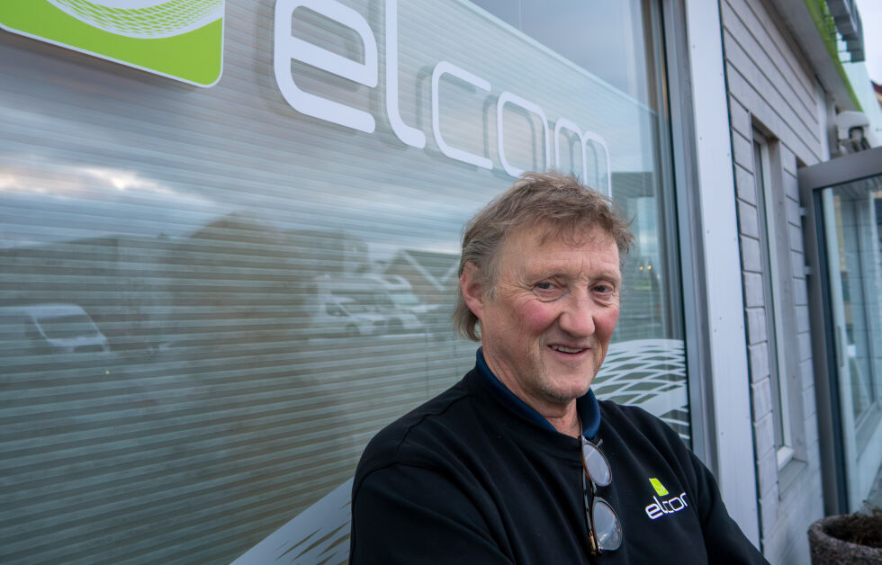Dagfinn Eriksen hos Elcom er opptatt av å rekruttere nye folk utenfra ytterdistriktes grenser.
 Foto: Knut Sandersen
