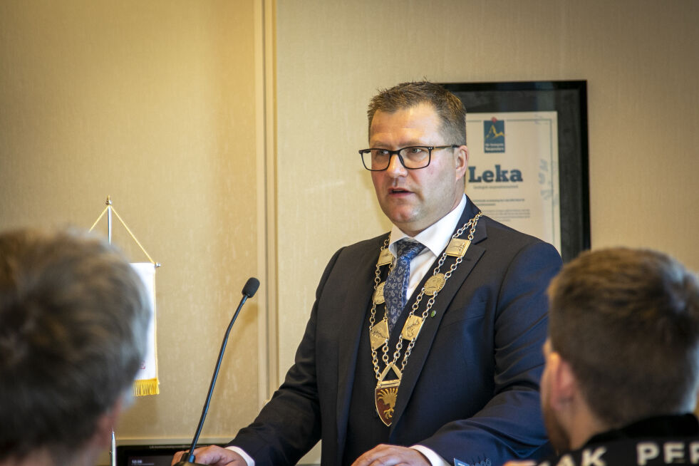 I dag styrer ordfører Svein Pettersen klubben før første gang gjennom et helt kommunestyremøte.
 Foto: Knut Sandersen