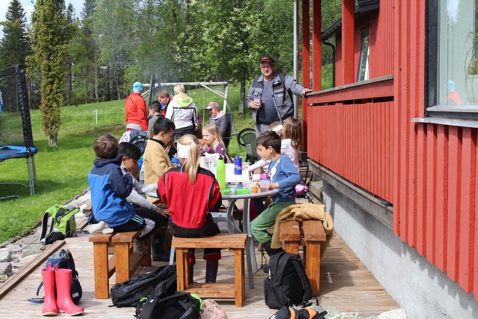 En fin dag på gården ble avsluttet med et godt måltid.