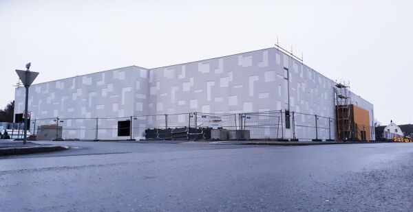Hallene oppfyller ikke kravene til 1. divisjon