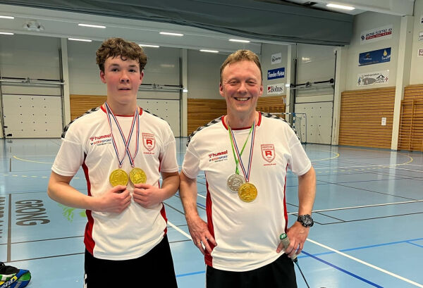 Far og sønn knivet om seieren