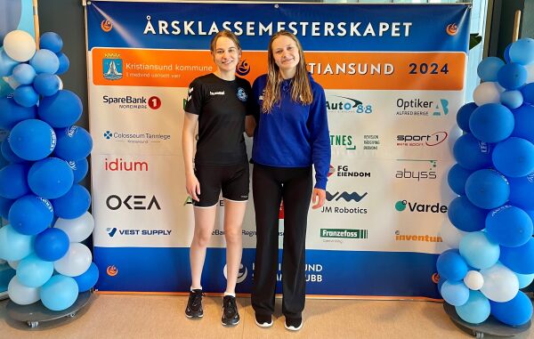 Stella ble Norges beste i sin klasse på 200 meter bryst