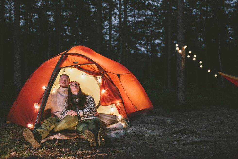 Det å tilbringe natten i et telt kan gi store opplevelser uten at man trenger å reise langt.
 Foto: Norsk Friluftsliv
