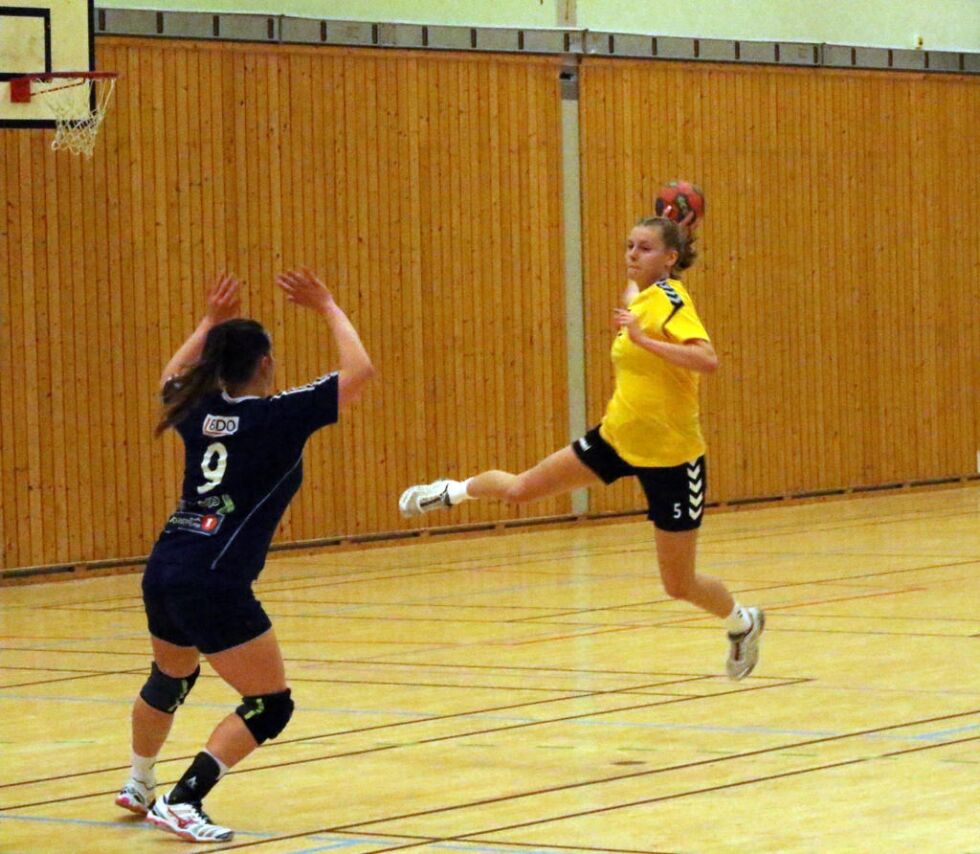 Sofie Karoline Mauseth Sætran satte inn fire mål mot Toril Iren Åsvik og resten av Namsoslaget.