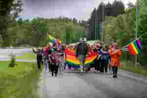 - Det er viktig å holde pride-markering på små steder