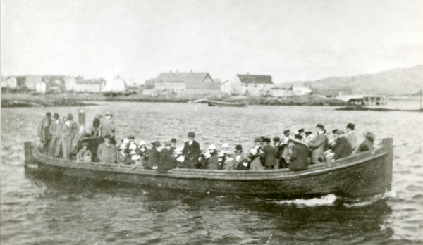 Overfylt båt i Rørvik havn