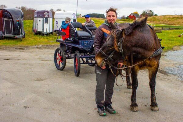 Stallbesøk for miljøtjenesten på Kolvereid
