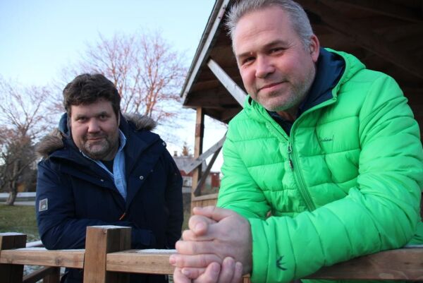 Blåser nytt liv i laget med julebordsrevy