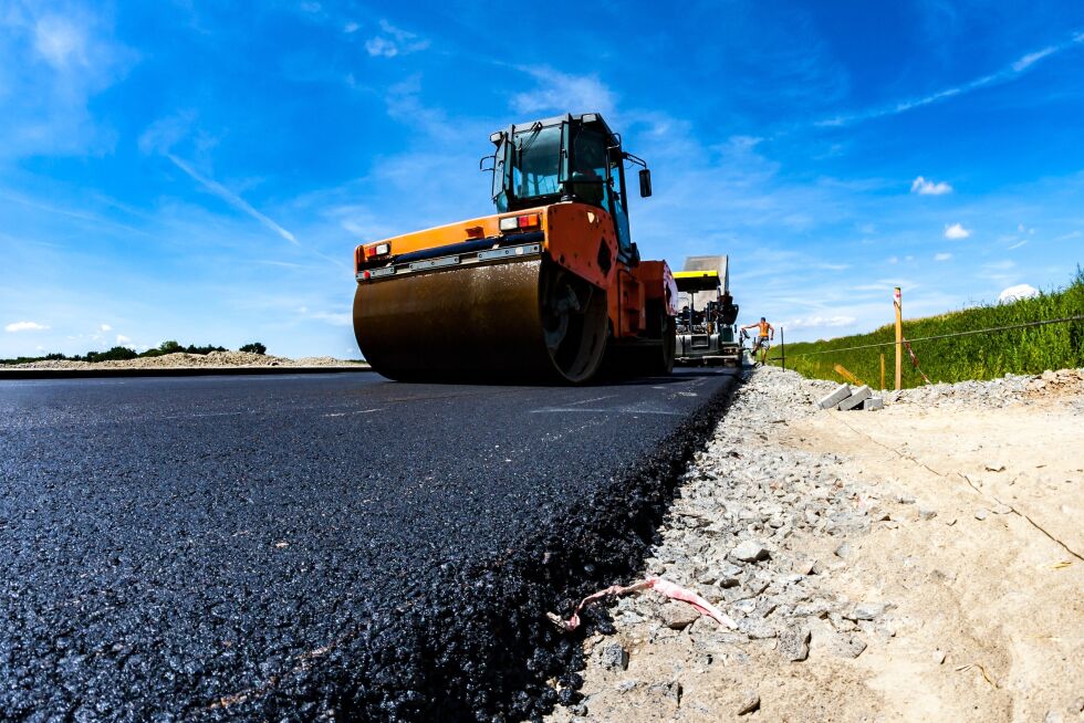 Det pågår veiarbeid flere steder i distriktet for tiden.
 Foto: Illustrasjonsfoto