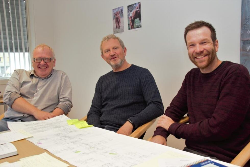 Roald Dolmen (i midten) satser på Dokker, læringsverktøyet som er skapt av gründerne Snorre Tørriseng (til venstre) og Torbjørn Hundseth.
 Foto: Learning Moment Technologies