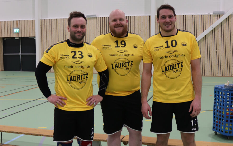 Fra venstre: Per Ole Holm, spillende trener Andreas Øie Johansen og kampens toppscorer Mats Ola Bergslid.
 Foto: Janne Hammarsø
