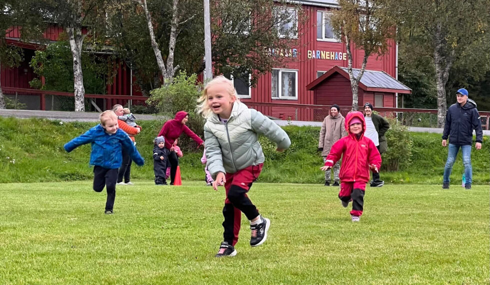 Elias Strand, Othelie Eiternes og Iris Horn i farta.
 Foto: Jorunn Eiternes Dolmen