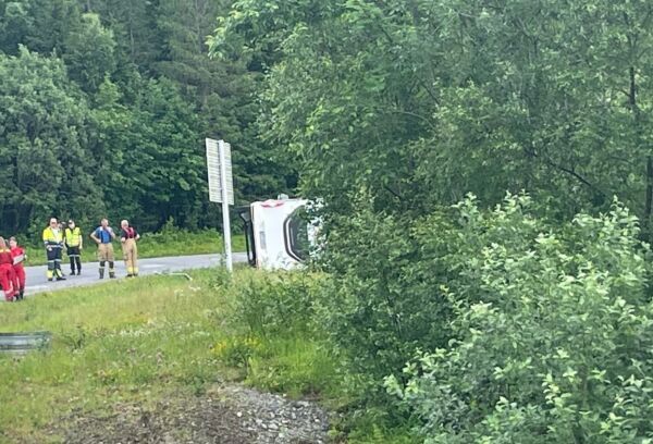 Ulykke mellom trailer og bobil