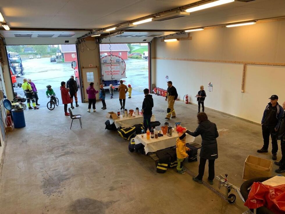 Kaffebordet var dekket innendørs.
 Foto: Privat