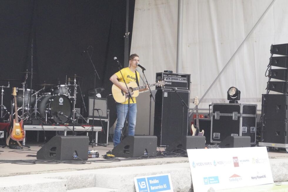 Fredrik Dahle Kristiansen sang «Changes».