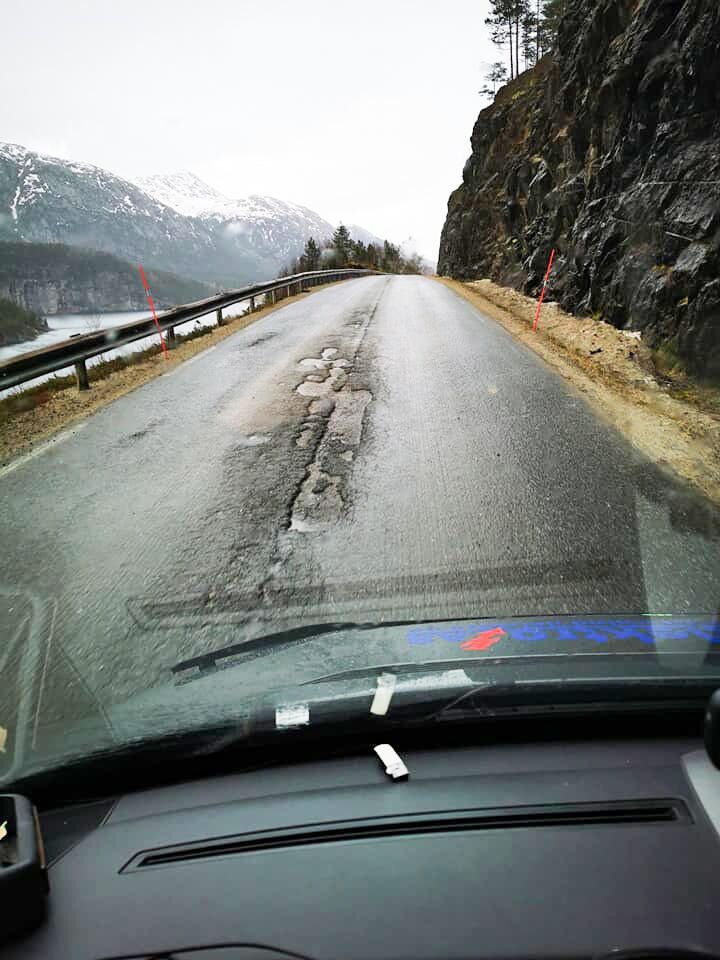Veien fra Årsandøy til Terråk er under en hver kritikk.
 Foto: Privat.