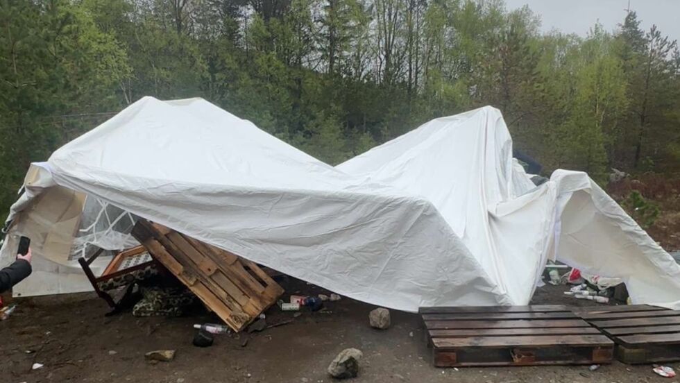 Russeteltet på Val dagen før nasjonaldagen.
 Foto: Privat