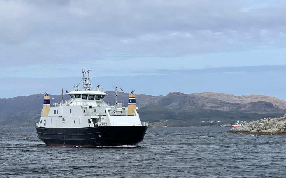 MF Leka kan fortsatt frakte passasjerer og kjøretøy til og fra sagaøya gratis.
 Foto: Lillian Lyngstad