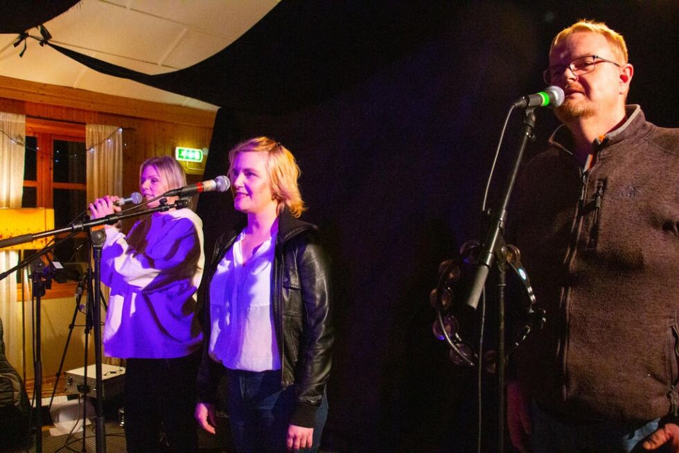 Kine Westvik, Karianne Lysø og Frode Nergård under øving til konserten.