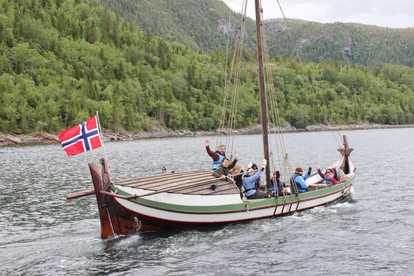Nå skal unge i Bindal få lære å bygge bindalsbåter