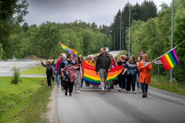 - Det er viktig å holde pride-markering på små steder
