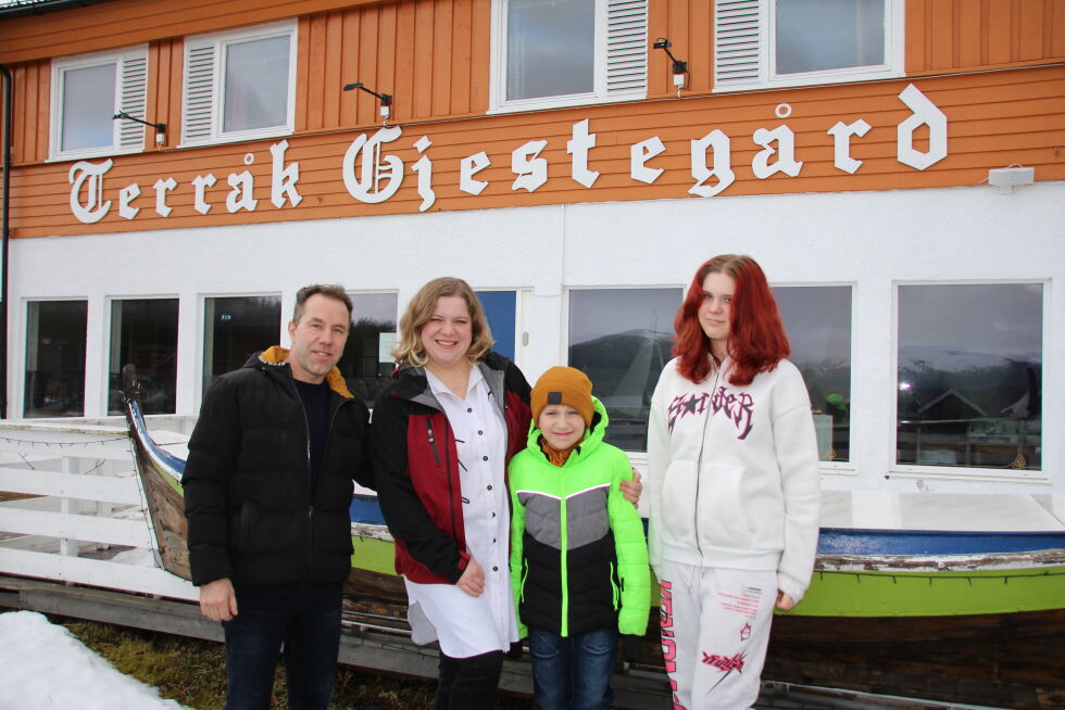 Nico, Olga, Milan og Mia Krause har nylig flyttet nylig til Bindal etter å ha kjøpt Terråk gjestegård.
 Foto: Hild Dagslott
