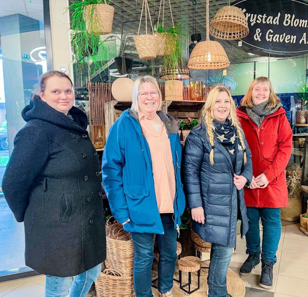 Representanter fra Rørvik og Omegn Hagelag, og Ottersøy og Omegn Hagelag har et felles engasjement for alt som har med hage å gjøre.  Fra venstre: Lillian Henriksen, Anne Grete Nordalen, Anita Langeland og Hilde B. Kristiansen.