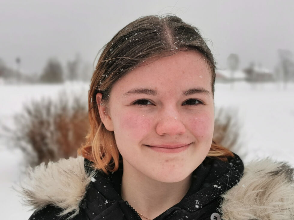 Linnéa Mikalsen (snart 16) ble offer for kritikk og folkesnakk etter UKM Nærøysund. Grunnen var at hun valgte å synge på russisk.
 Foto: Andreas Gatare Øvergård