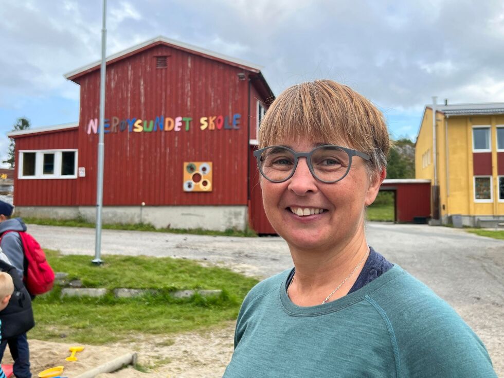 Rektor ved Nærøysundet skole Mona Solsem, skal fungere som rektor også ved Rørvik skole fram til ny rektor er på plass.
 Foto: Lillian Lyngstad