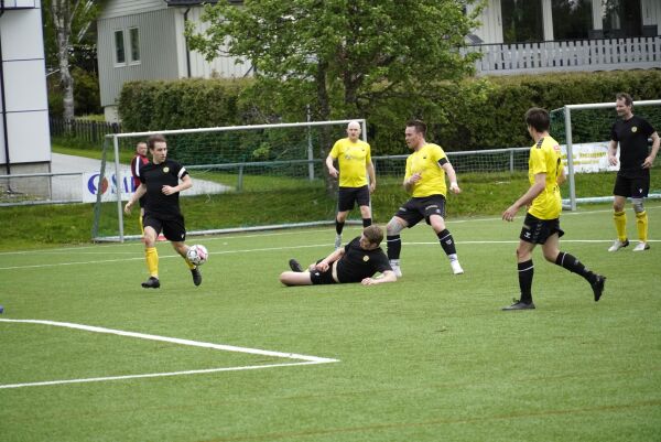Seier i toppoppgjør