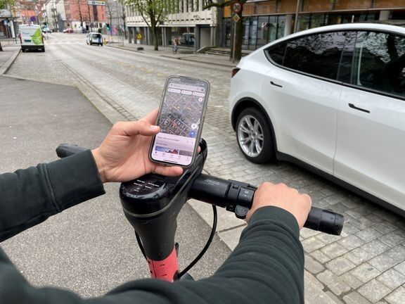 Hvis du sjekker kartet på el-sparkesykkel er det stor forskjell om du er en del av trafikken eller ikke.
 Foto: Frende Forsikring