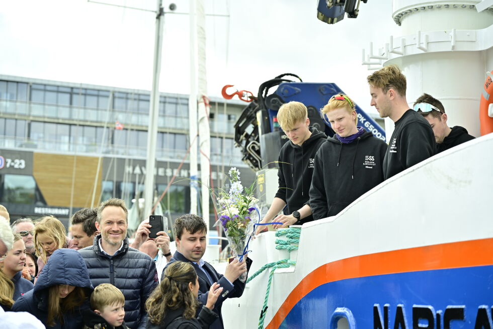 Mannskapet ombord.
 Foto: Synnøve Hanssen