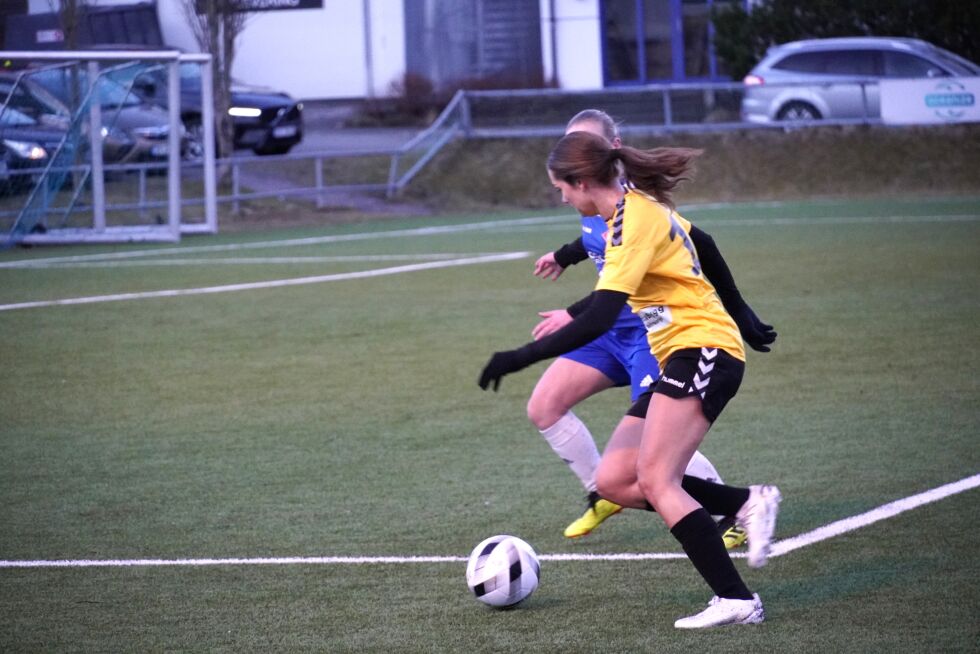 Karin Olsvik med to skåringer mot Overhalla.
 Foto: Johan Olav Finseth