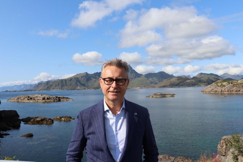 Fiskeri- og sjømatminister Odd Emil Ingebrigtsen har satt utgang den utsatte auksjonen.