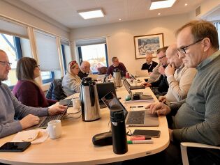Skal behandle 35 saker i dag