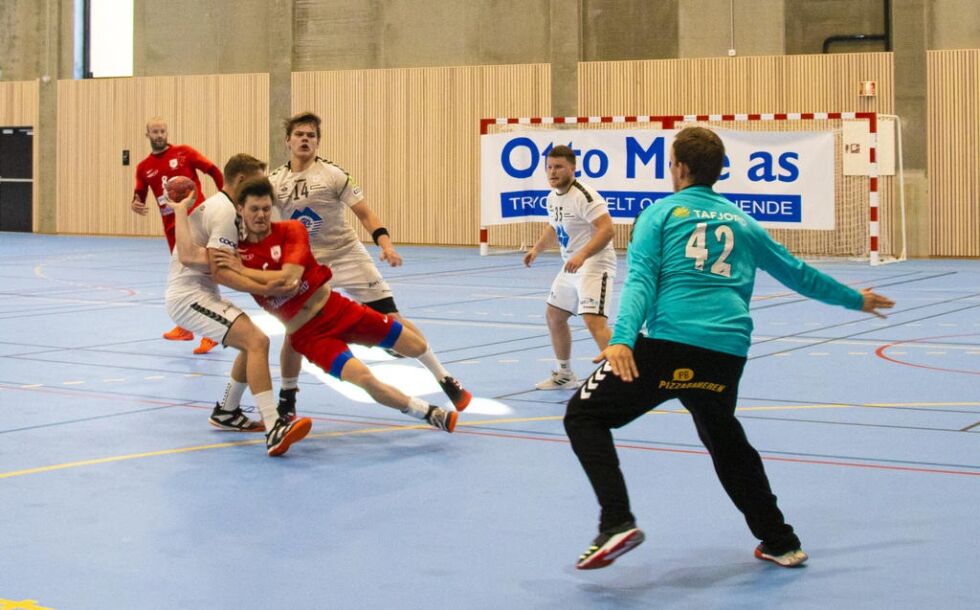 Mathias Langli puttet sju mot Spjelkavik.
 Rafet Adem Daban