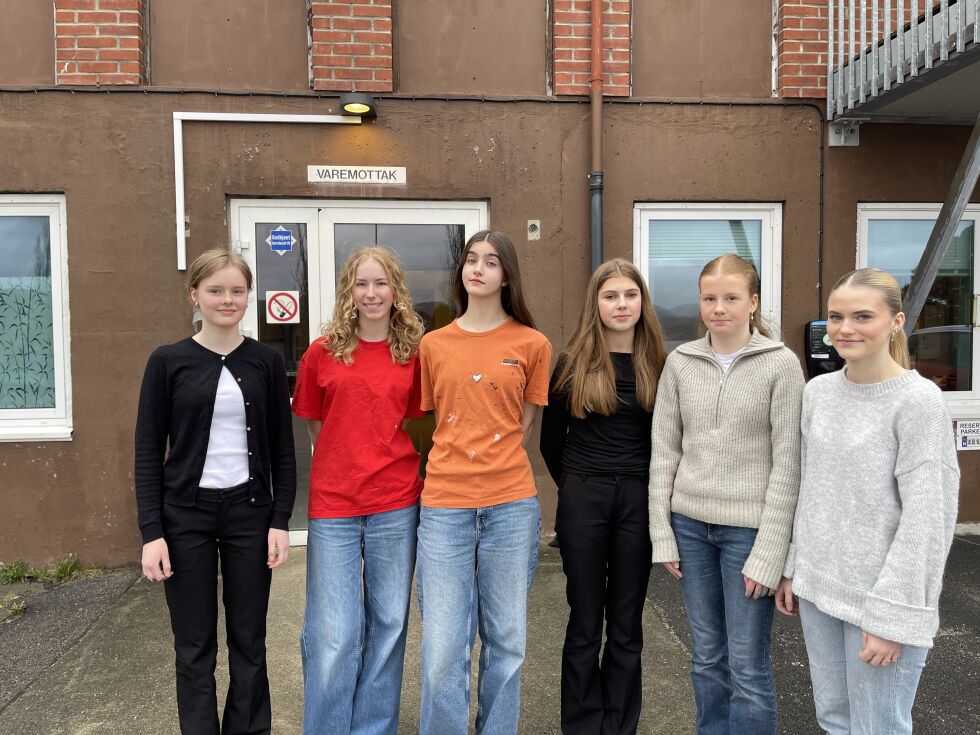 Fra venstre: Signe Strøm Johansen, Smilte Janauskaite ,Merete Faustman, Mia Alida Lysø Løvmo, Tuva Lysfjord, Lene-Marie Bjørnvik Overmo
 Foto: Renate Rosenvinge