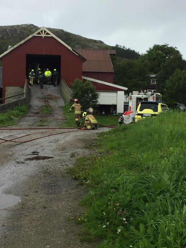 Brann i låve på Lauvøya