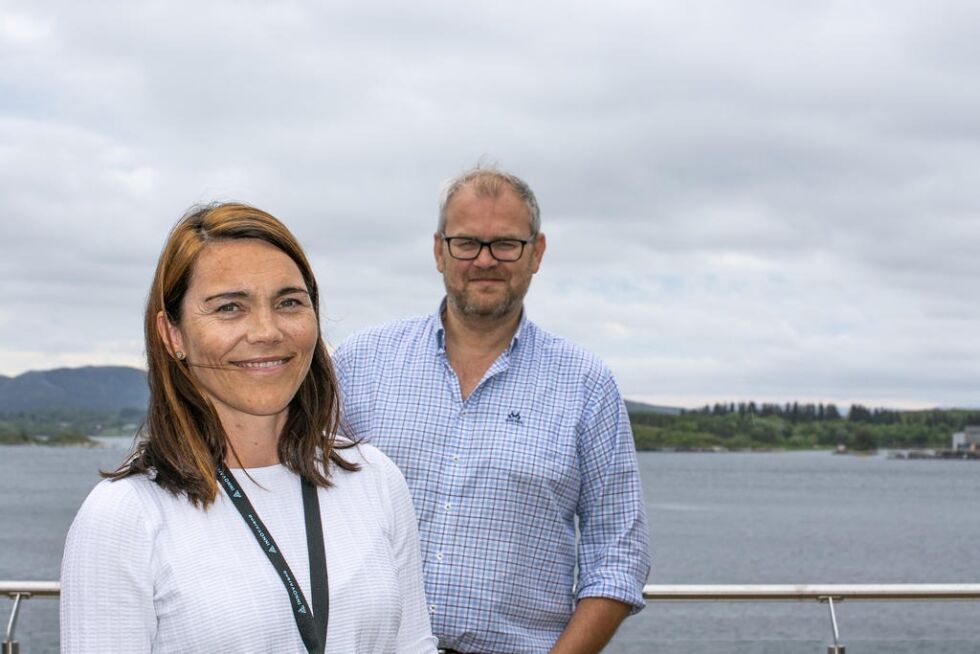 Sigrid Sund fra Manpower og Lars Fredrik Mørch hos Namdalskysten Næringsforening håper at unge kan får seg verdifull jobberfaring gjennom den nye Jobbsentralen.
